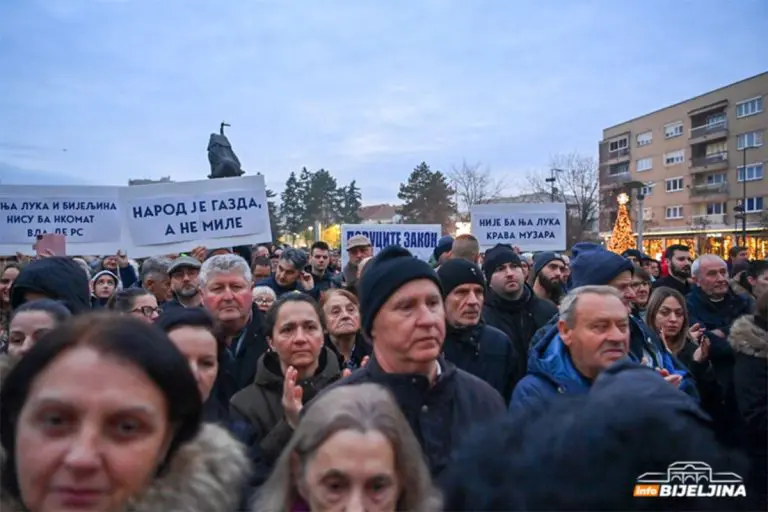 Protest u Bijeljini: “Ovo je borba za sve nas i za naše potomke”