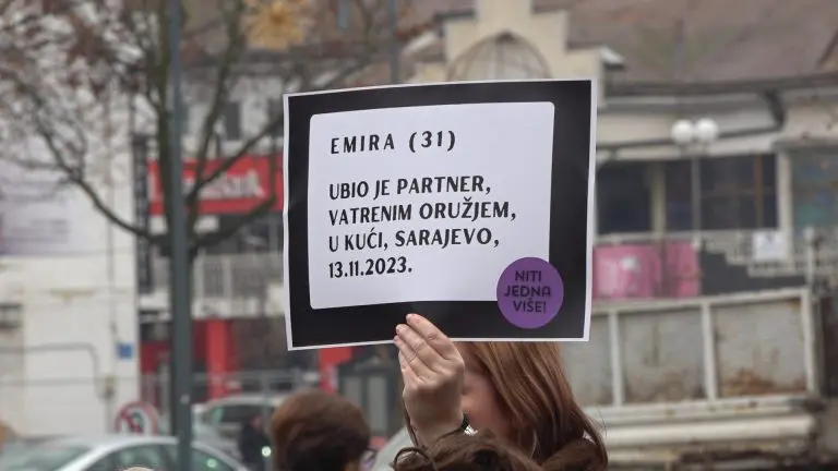 Protesti protiv nasilja nad ženama u Bijeljini: Nijedna više ne smije biti zaboravljena. Nijedna više ne smije postati broj…