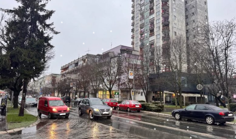 Fenomen u gradu na sjeveru BiH: Nema snijega, a okolna sela prekrivena metrom bijelog pokrivača
