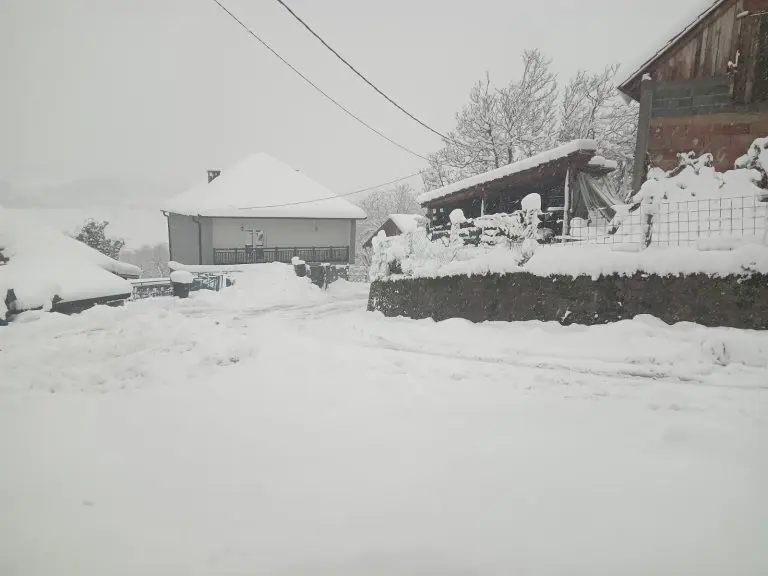 Sapna i Teočak treći dan bez struje i vode, a zvaničnici ne znaju ni kada će se kvar otkloniti