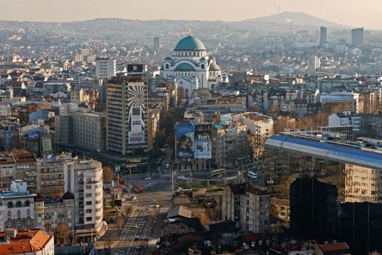 Beograd danas: Vlast organizuje vojnu paradu, studenti u blokadi najavili skup