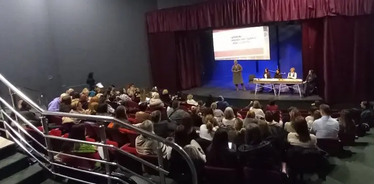 Prosvjetni radnici udruženi: njihov položaj na dnu, a sistem ih uništava!