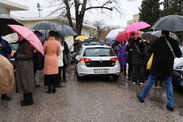 Prosvjetarima u HNŽ-u stigla podrška kolega iz FBiH: Novca ima, dobre volje nema
