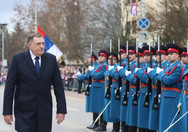 Vlast slagala građane da će svečani defile povodom 9. januara svake godine biti u drugom gradu