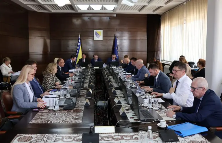 Poslodavci ‘spuštaju lopticu’: Svi smo spremni da razgovaramo i želimo dijalog s Vladom FBiH o sljedećim mjerama