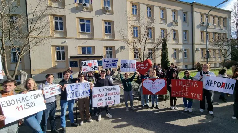 Saša Laketa za BUKU: Kada je opstanak humanog društva doveden u pitanje protest postaje obaveza svakog slobodnog čovjeka