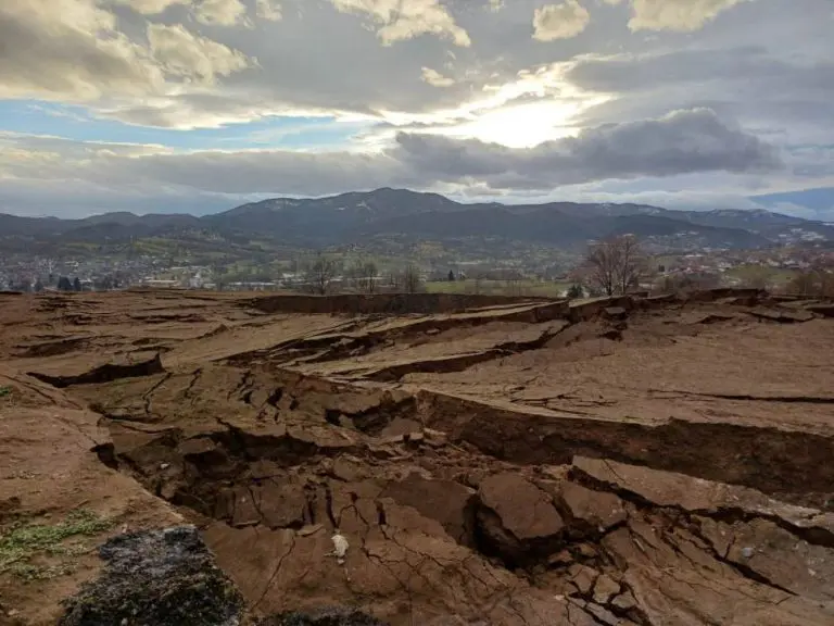 Klizište u Maglaju još aktivno: “Bez pomoći viših nivoa vlasti nema sanacije”