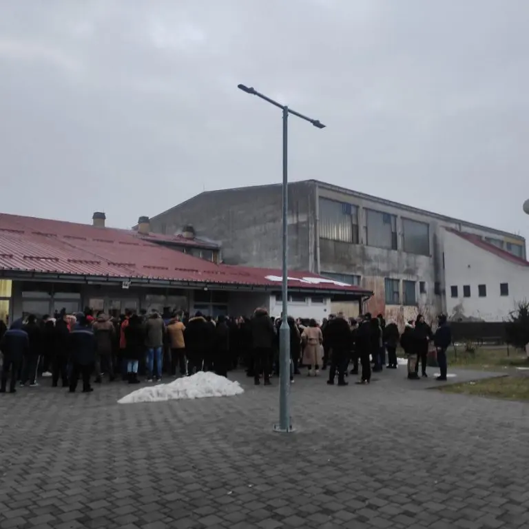 Pobuna roditelja u Ugljeviku: Nema grijanja, nema ni škole