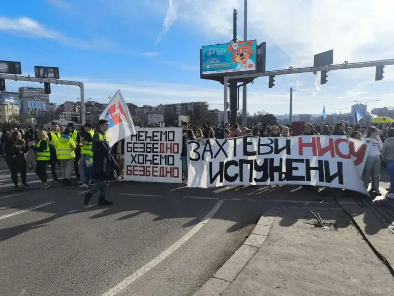 Studenti iz Beograda krenuli pješke u Novi Sad