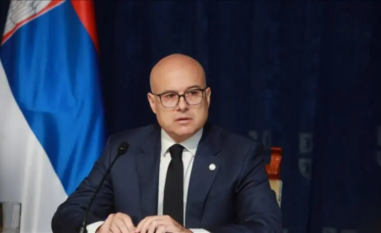 Vučević: Očekujem da zvanična istraga utvrdi šta je bilo sa vozilom u kom je bio Vučić