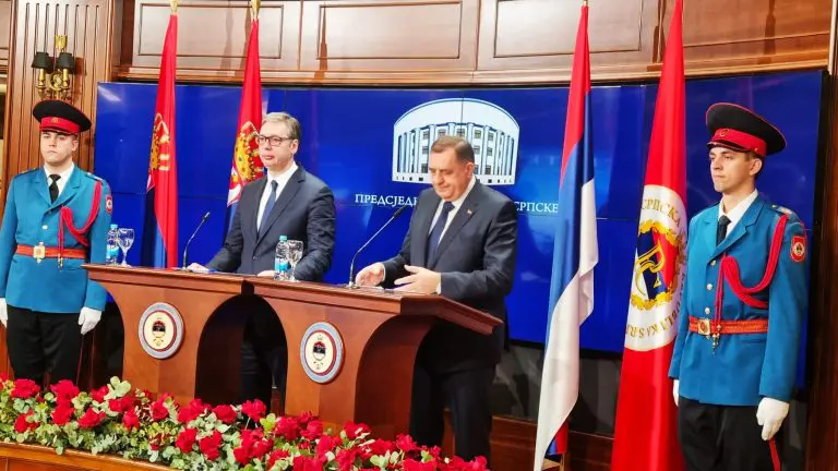 Vučić poručio: Ako budu tražili da uhapsimo Dodika, Srbija na to neće pristati