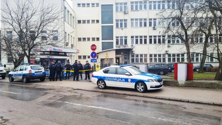 DOJAVA O BOMBI U BANJALUCI: Osnovni sud pod prijetnjom, evakuacija u toku!