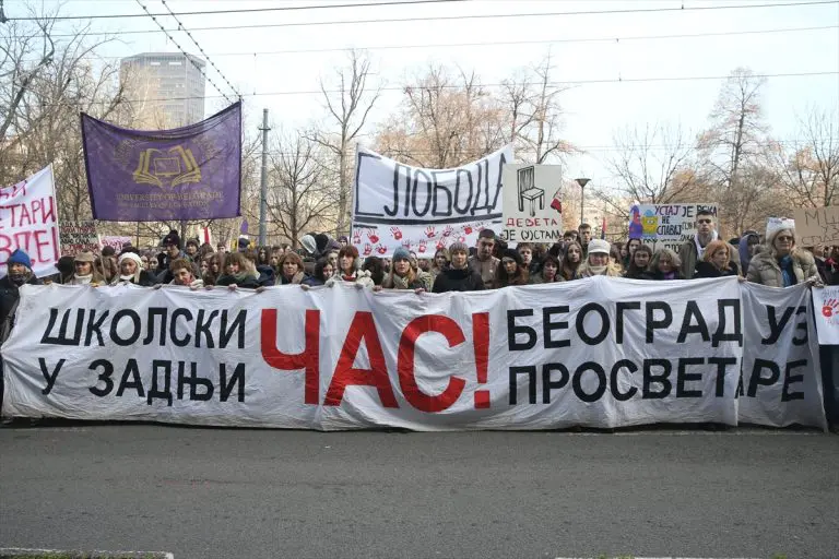 SRBIJA NA NOGAMA: Veliki protest u 34 grada, objavljen i naziv