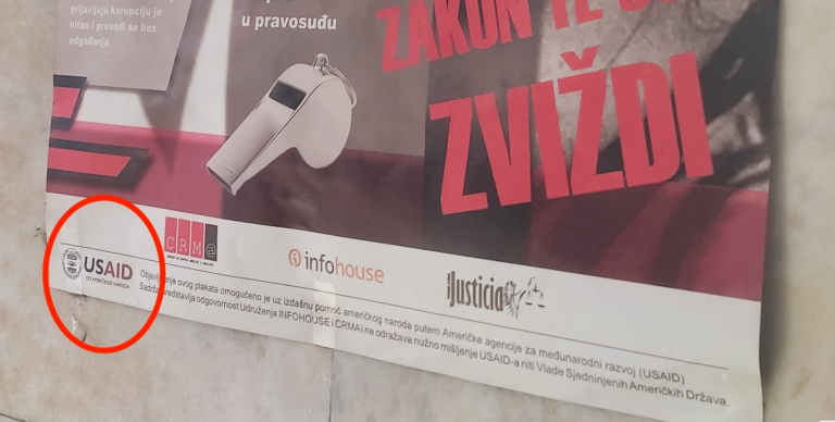 FOTO Plakat u NSRS govori više od riječi!