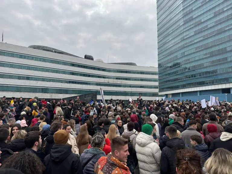 Studenti na protestima u Sarajevu poručili: Pravda za Jablanicu, tucaćete kamen iza rešetaka