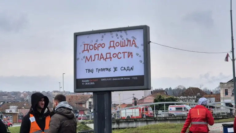 Kragujevac: Počeo petnaestočasovni protest studenata iz cijele Srbije (FOTO/VIDEO)