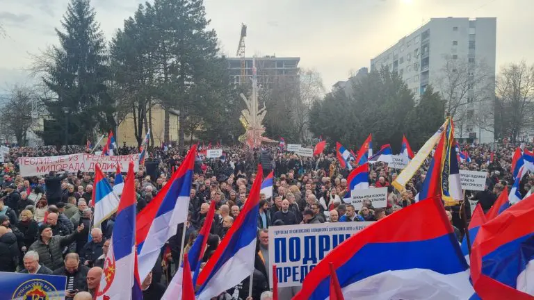 Izricanje prvostepene presude Dodiku i Lukiću, nastavak posebne sjednice, i novi miting u Banjaluci
