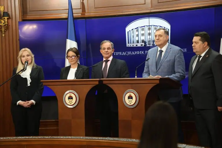 Dodik sa evroparlamentarcima: Srpska poštuje Ustav BiH