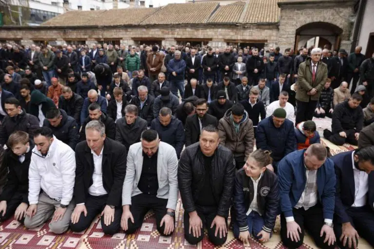 Bajramska svečanost u Sarajevu: “Život koji nam je darovan, moguć jedino u različitostima”