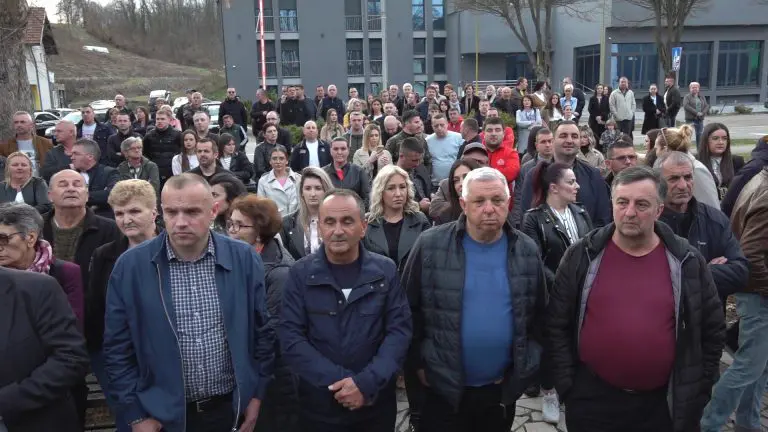 Javni skup protiv rudarenja litijuma u Loparama: “Nećete kopati!”