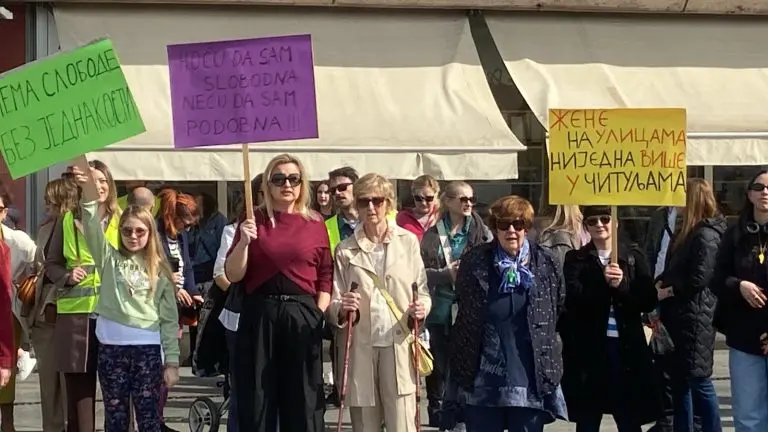 U Banjaluci održan Marš solidarnosti za slobodu i dostojanstvo, ovo su zahtjevi… (FOTO/VIDEO)