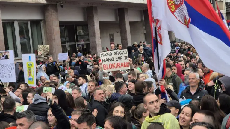 Beograd: Studenti pozivaju građane koji još pristižu da dođu na Slaviju