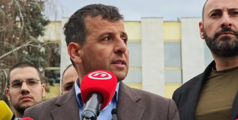 Nebojša Vukanović ispred NSRS nakon što mu je zapaljen automobil: “Žao mi je majke i supruge”