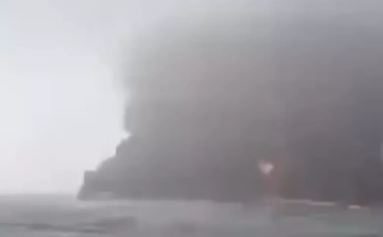 Drama u Sjevernom moru. Brodovi se sudarili uz englesku obalu, tanker gori, stižu prve stravične snimke s mjesta nesreće