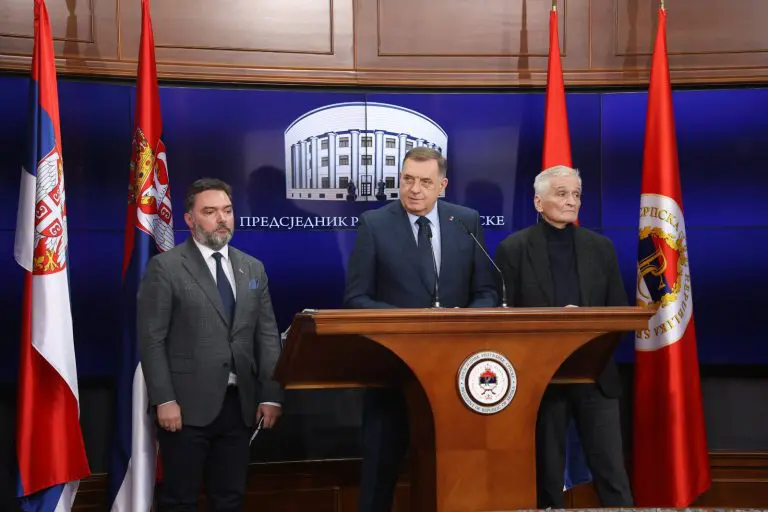 Završen sastanak sa zaposlenima u institucijama BiH iz RS: “Pričali smo im ono što nećemo vama da kažemo”