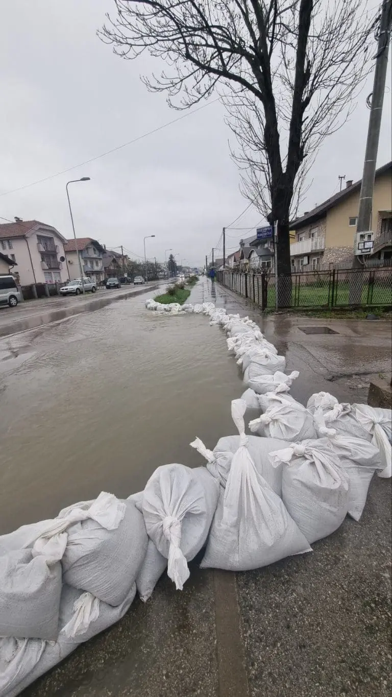 Izdato upozorenje za moguće poplave u ovim dijelovima BiH: Očekuju se jake padavine