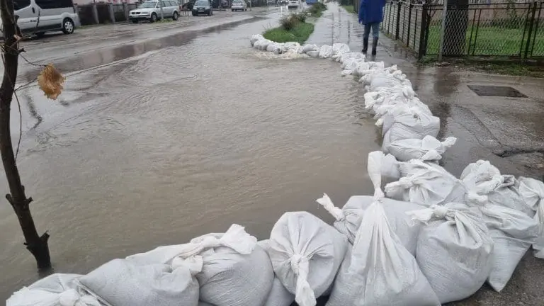 BiH pod narandžastim alarmom: Obilne padavine i udari vjetra do 75 km/h!