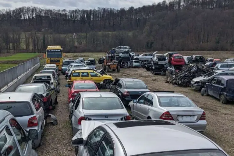 Oduzeta veća količina polovnih auta i auto-dijelova na području Prnjavora