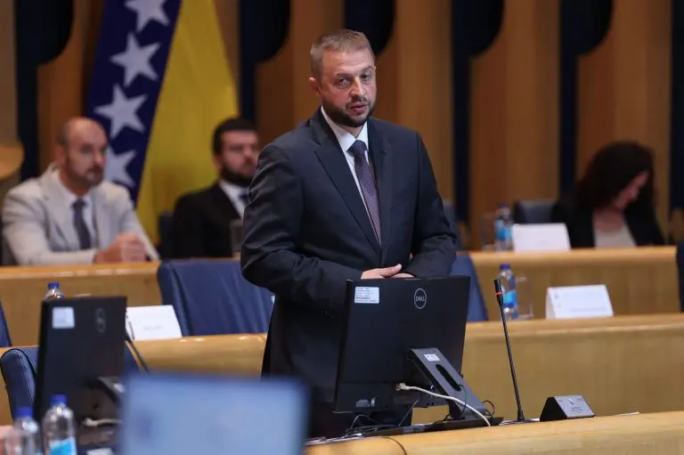 Nešković: SNSD interesuju samo fotelje, ne građani