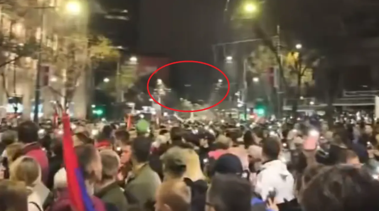 Vučić saopštio izvještaj FSB: “Akustični uređaji koje koristi policija nisu upotrebljeni tokom protesta”