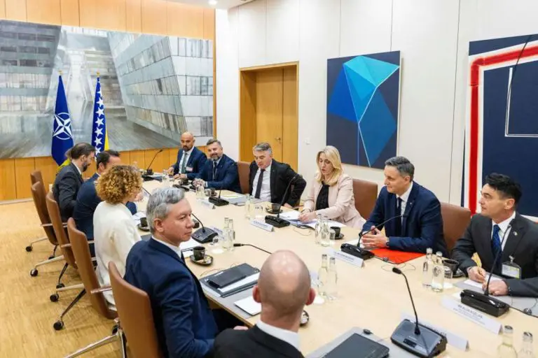 Članovi Predsjedništva s oprečnim stavovima: NATO dobio tri različite verzije priče