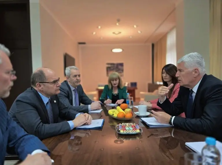 Čović ne staje: Novi sastanak sa Šmitom, traži rješenje za Izborni zakon BiH