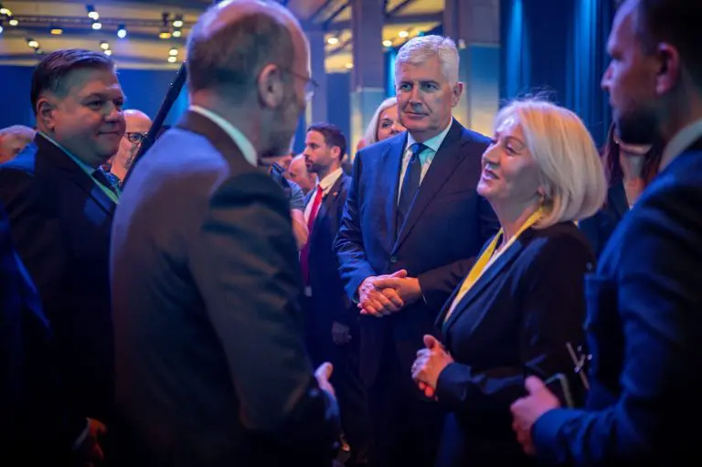 Čović bi samo da priča o EU, ali ne i da koalira sa strankama koje su za evropski put BiH