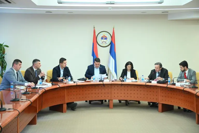 Odbor za ustavna pitanja NSRS smatra da bošnjački interes nije povrijeđen: Brani se zakon koji može ušutkati kritiku