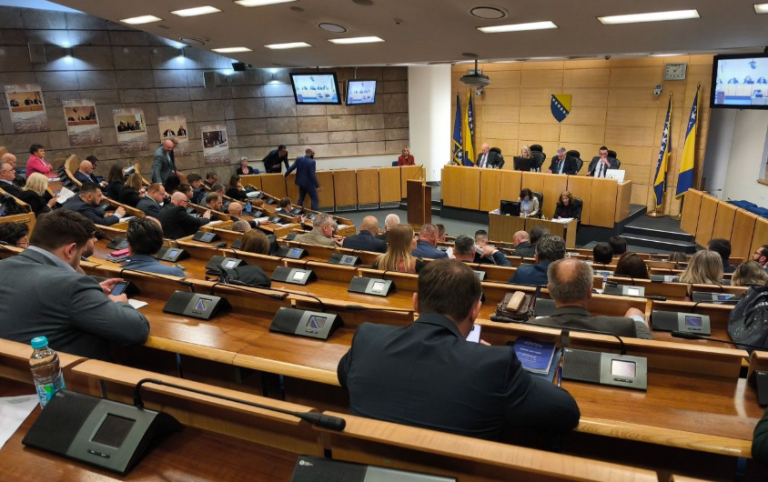 Buran početak sjednice Parlamenta FBiH:  ‘Sad vi trpite’