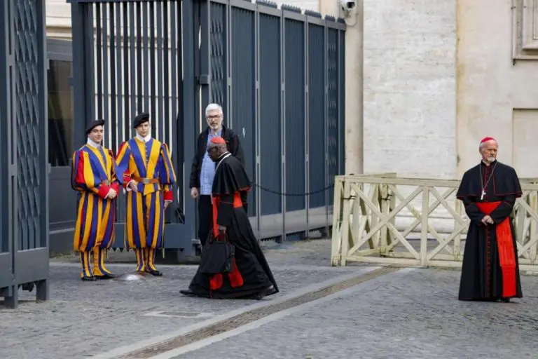 Poznato kad počinje izbor novog pape
