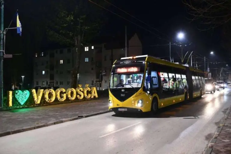 Veliki povratak: Trolejbus iz centra Sarajeva jutros stigao u Vogošću nakon 33 godine!