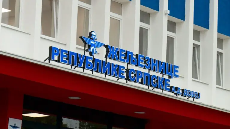 “Izmišljena” radna mjesta u Željeznicama RS: Do podne stolar, od podne vozač!