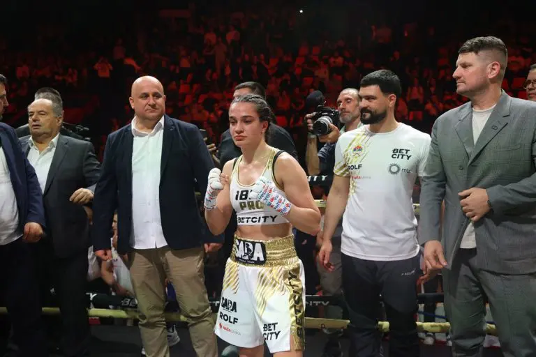 Sara Ćirković postala svjetska šampionka u profesionalnom boksu