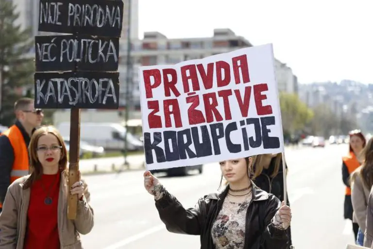Šest mjeseci od tragedije: Protesti na Željezničkoj stanici u Novom Sadu