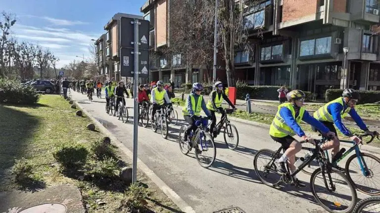 Srbija: Studenti krenuli biciklima u Strazbur kako bi se obratili evropskim zvaničnicima