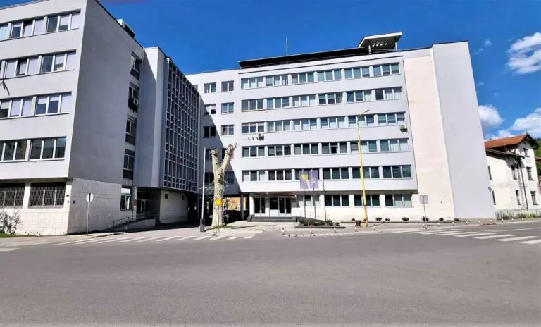 Podignuta optužnica protiv bivšeg direktora UKC Tuzla i njegovog pomoćnika