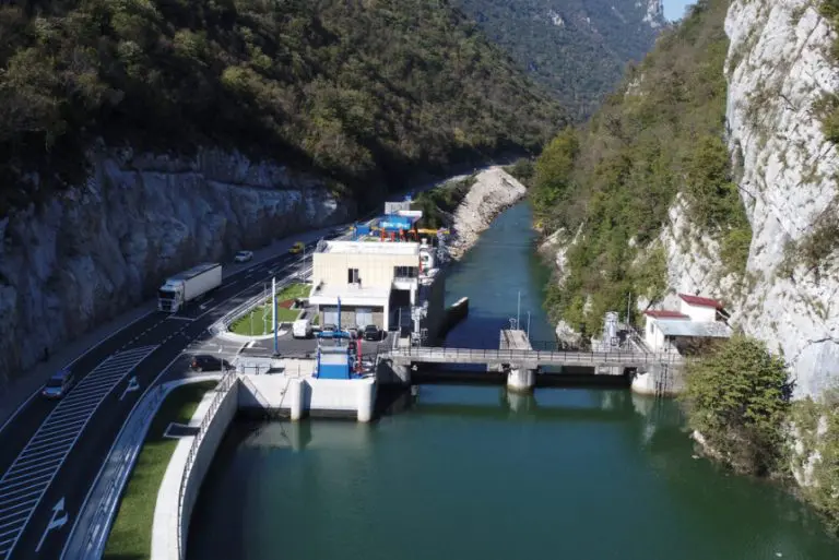 Pozadina jedne od najvećih finansijskih afera u BiH: 113 miliona KM javnog novca, kamata od 18.000 KM dnevno, a niko ne zna ko je sve to dozvolio