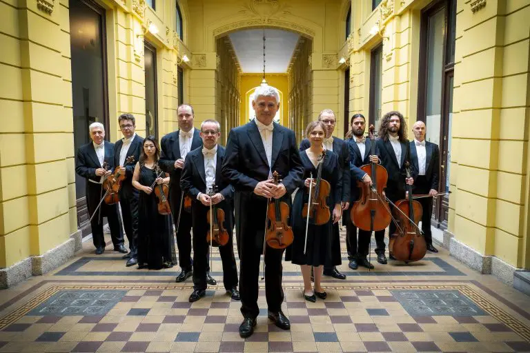 Svečana završnica 31. Sarajevskih večeri muzike uz Zagrebačke soliste i Roberta Lakatoša na Stradivarijevoj violini 