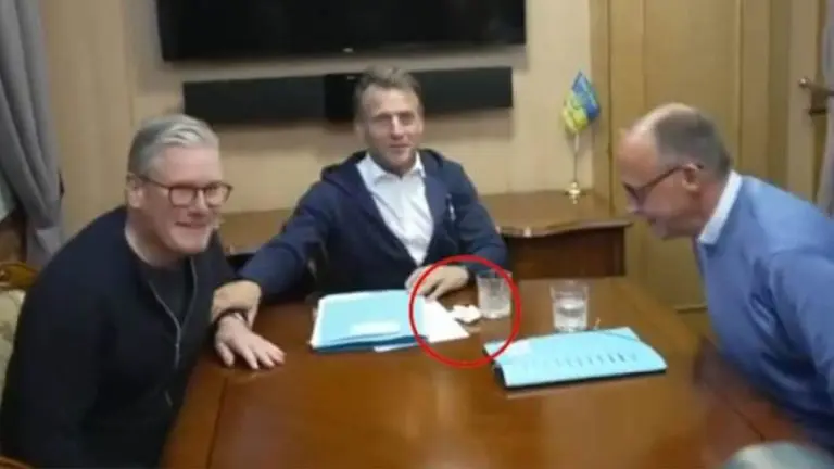 Francuska demantovala lažne tvrdnje o “sumnjivoj kesici” na Makronovoj fotografiji iz voza ka Kijevu