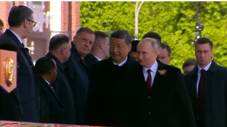 Dodik i Vučić na Paradi u Moskvi(FOTO)
